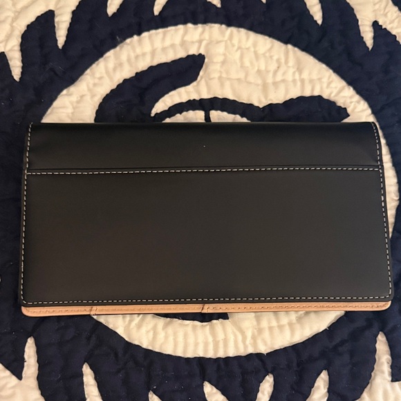 Kate Spade Black leather travel wallet. - Picture 4 of 6
